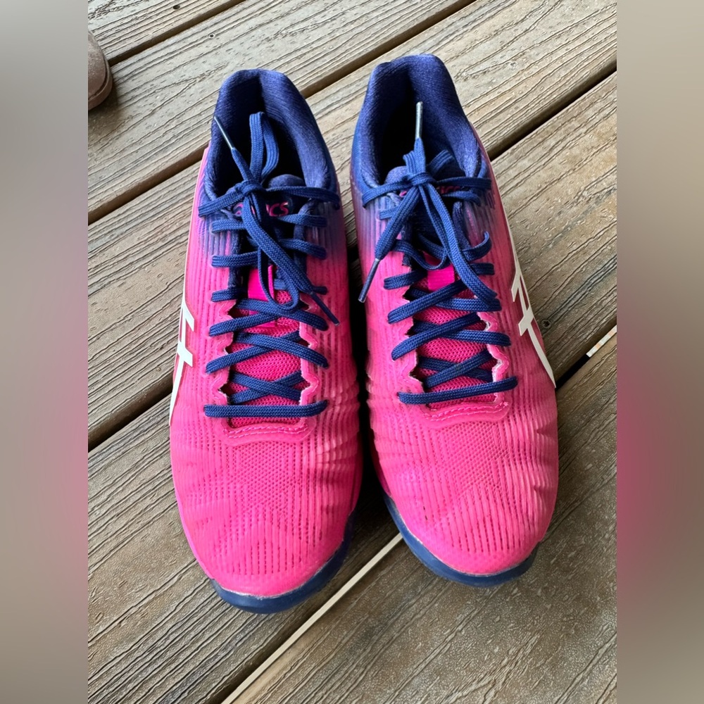 ASICS 6.5 tennis shoes